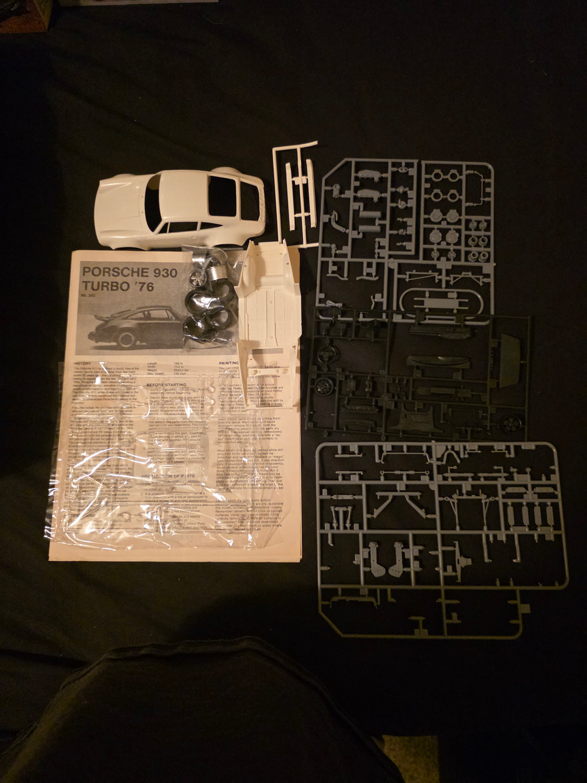 Testors Fujimi 1:24 Scale Porsche 930 Turbo '76 model kit # 392