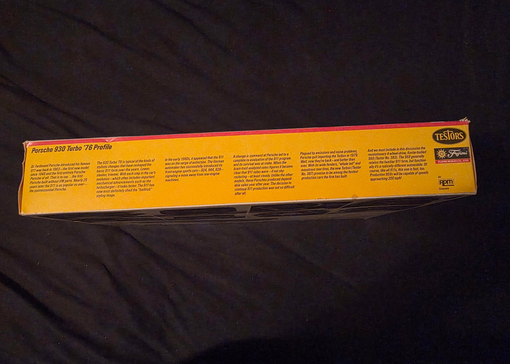 Testors Fujimi 1:24 Scale Porsche 930 Turbo '76 model kit # 392