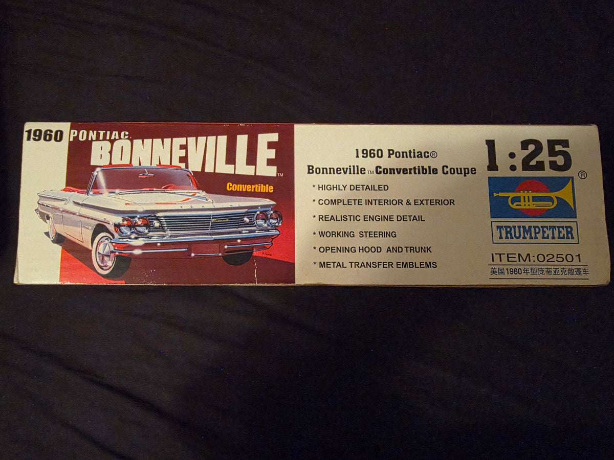 Trumpeter 1960 Pontiac Bonneville convertible kit 1/25 scale