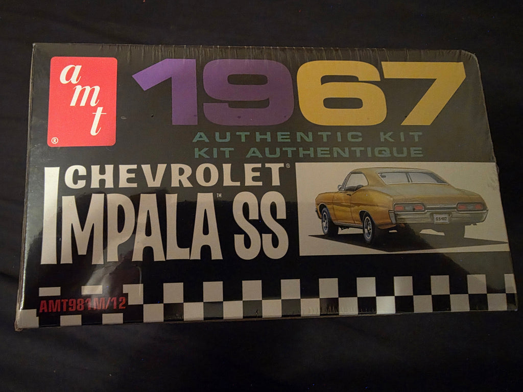 AMT 1967 Chevrolet Impala SS 1:25 Model Kit