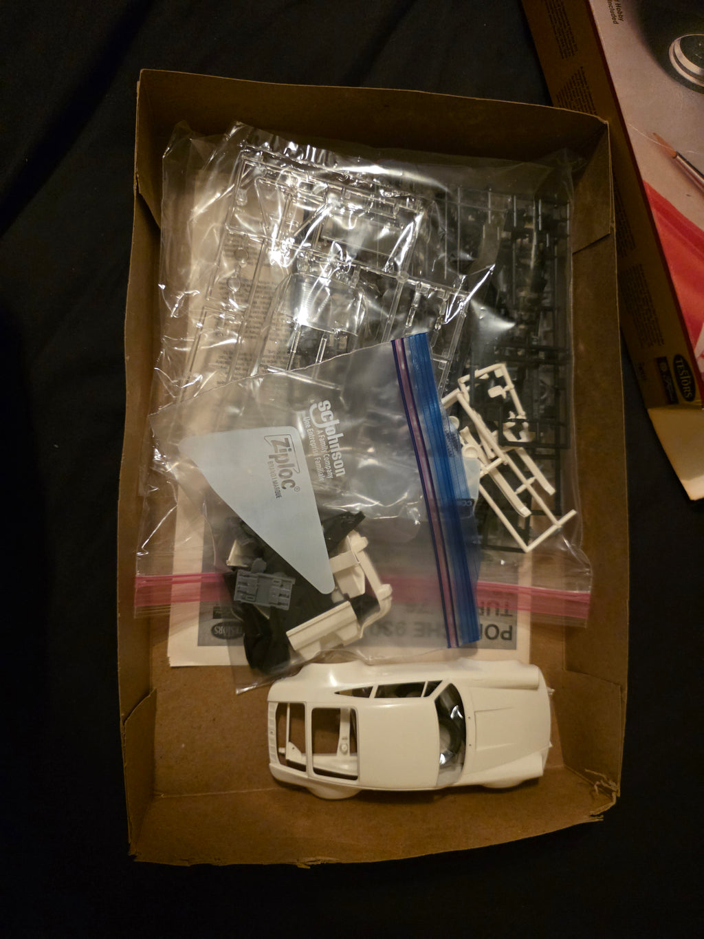 Testors Fujimi 1:24 Scale Porsche 930 Turbo '76 model kit # 392