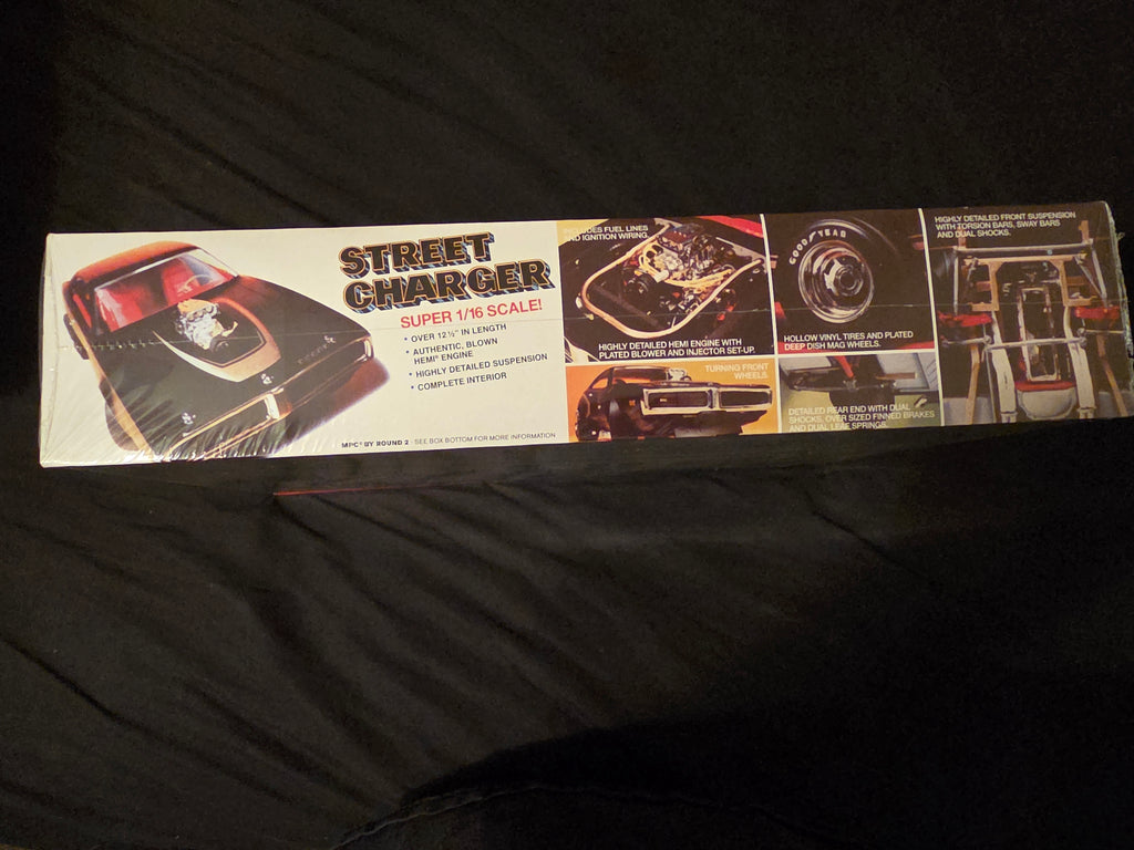 MPC Street Charger 1:16 Dodge Charger 768/06