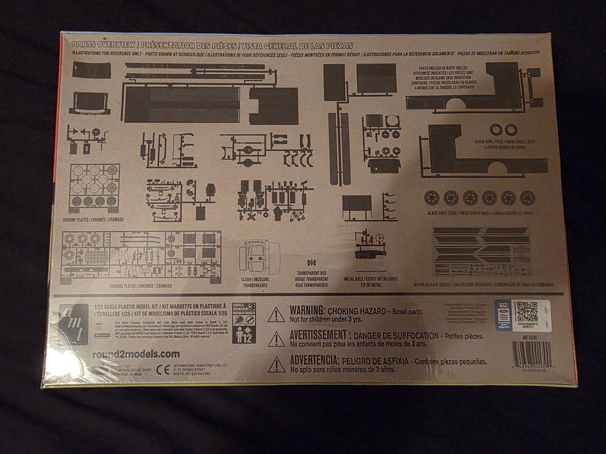 AMT 758 Ford LN 8000 Race Car Hauler TRUCK 1/25 Model KIT