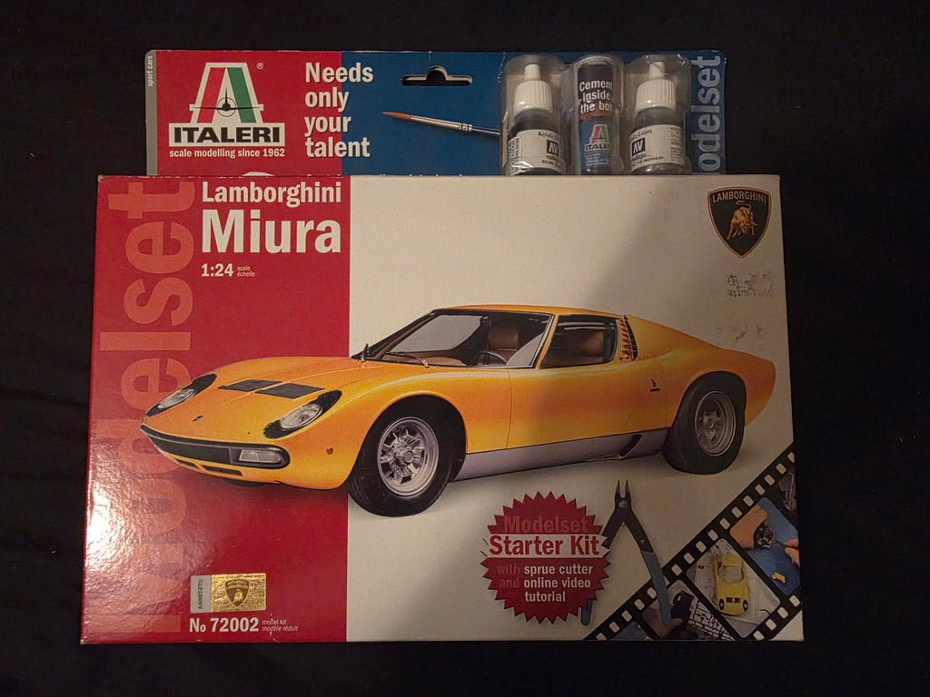 Starter Kit - Lamborghini Miura 1:24 Plastic Model Kit ITALERI