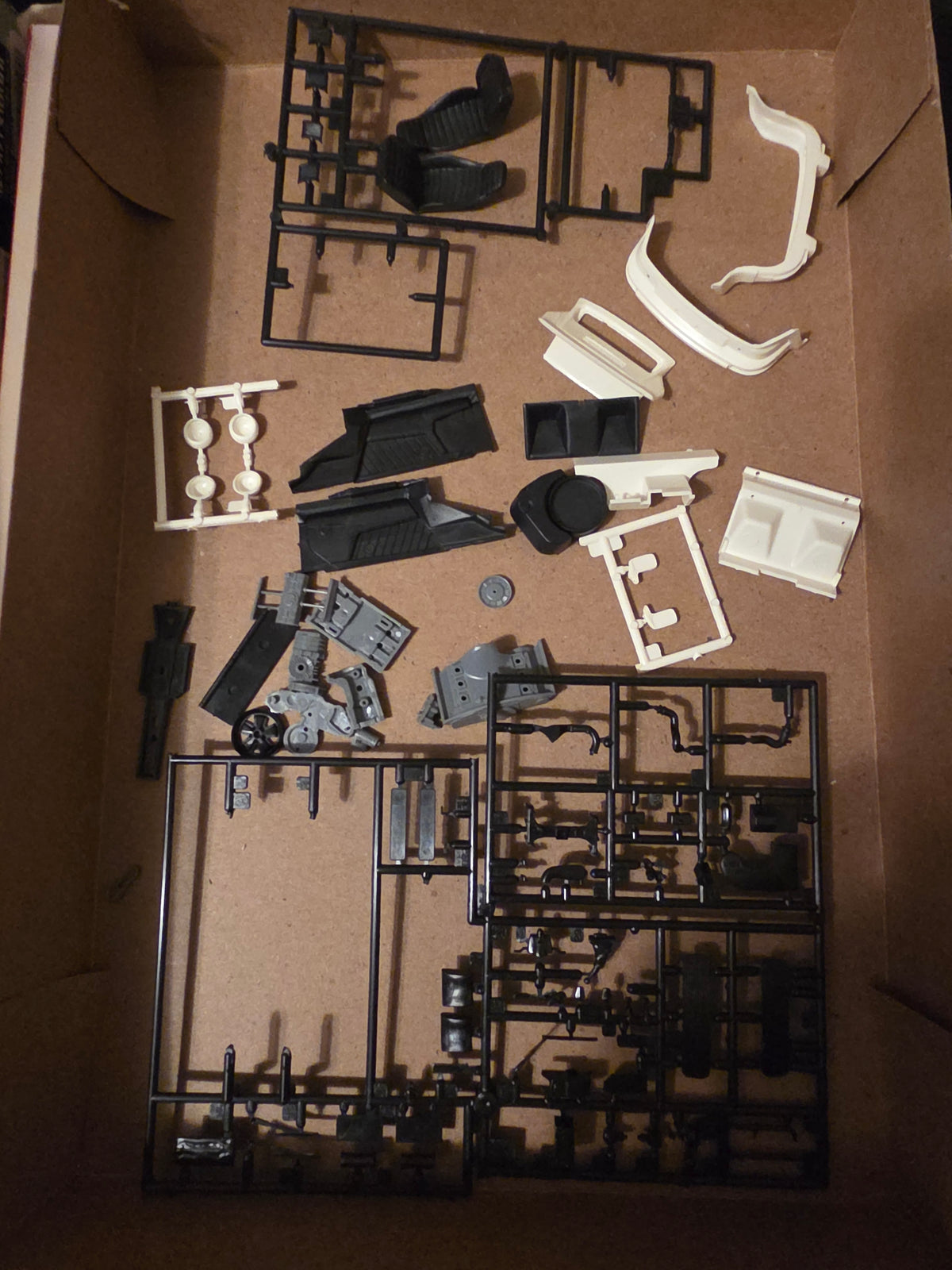 Testors Fujimi 1:24 Scale Porsche 930 Turbo '76 model kit # 392