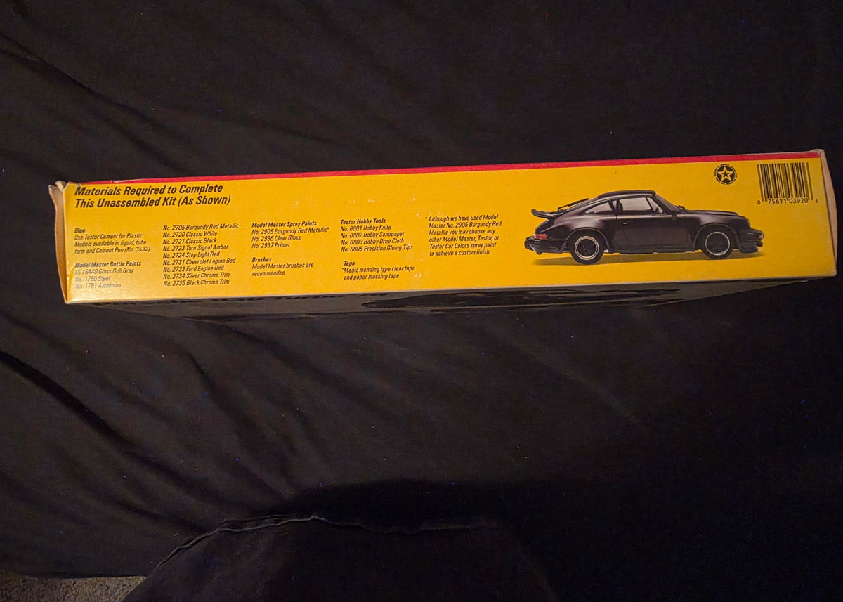 Testors Fujimi 1:24 Scale Porsche 930 Turbo '76 model kit # 392
