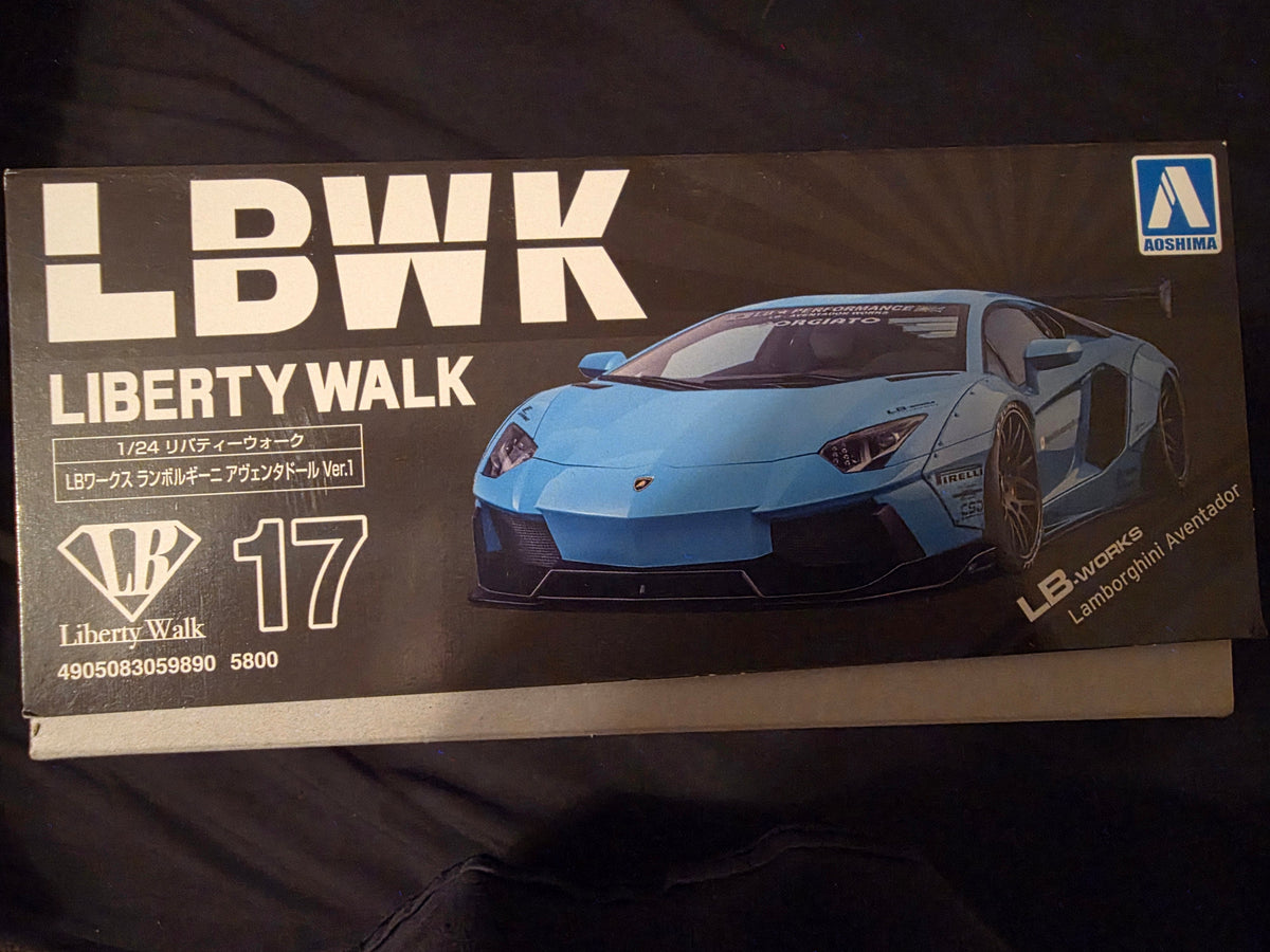 Aoshima LBWK Liberty Walk Lamborghini