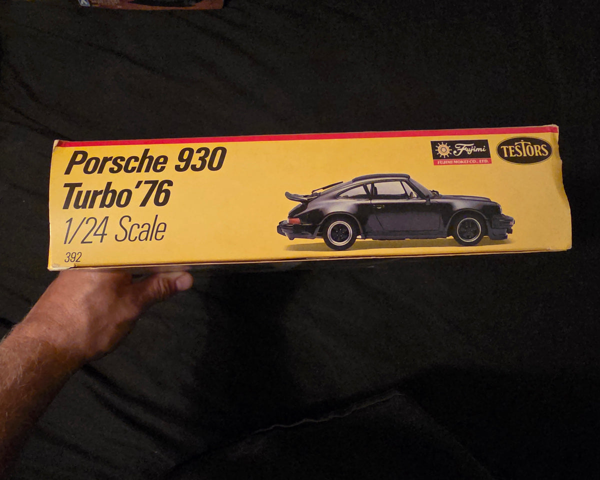 Testors Fujimi 1:24 Scale Porsche 930 Turbo '76 model kit # 392