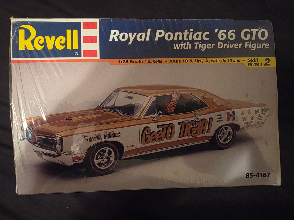 Revell 85-4167 Royal Pontiac '66 GTO w/ Tiger Driver Figure Factory Sealed 1/25